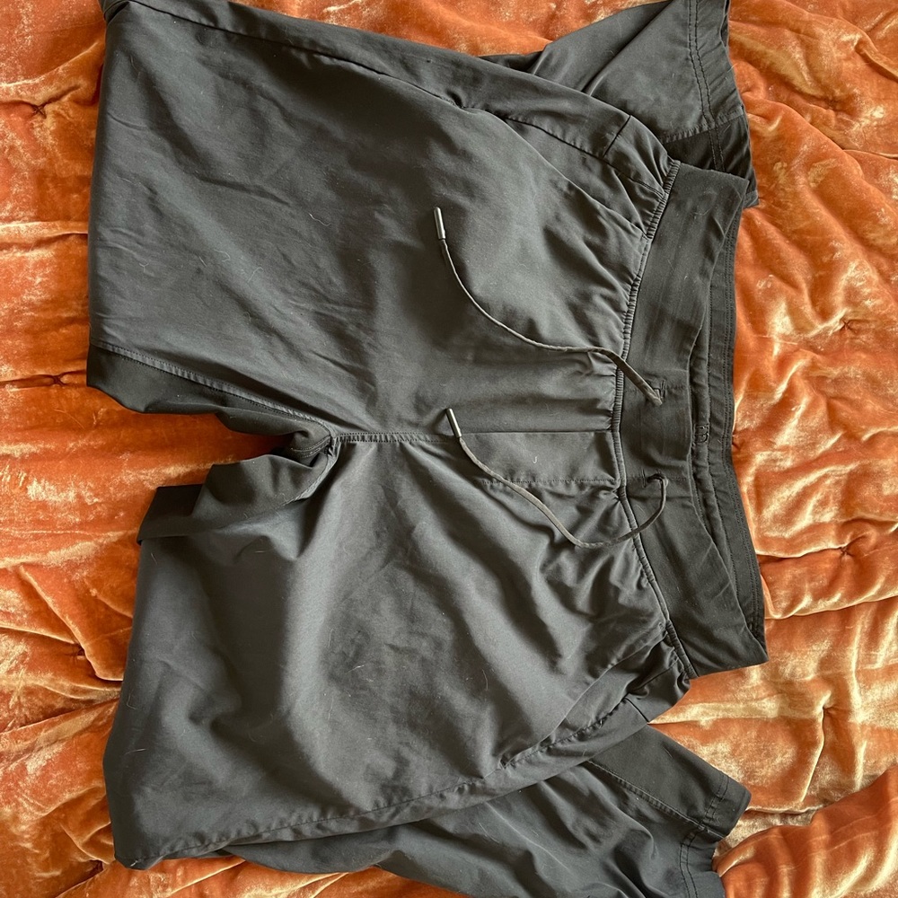 Mens lululemon Great Wall pants medium